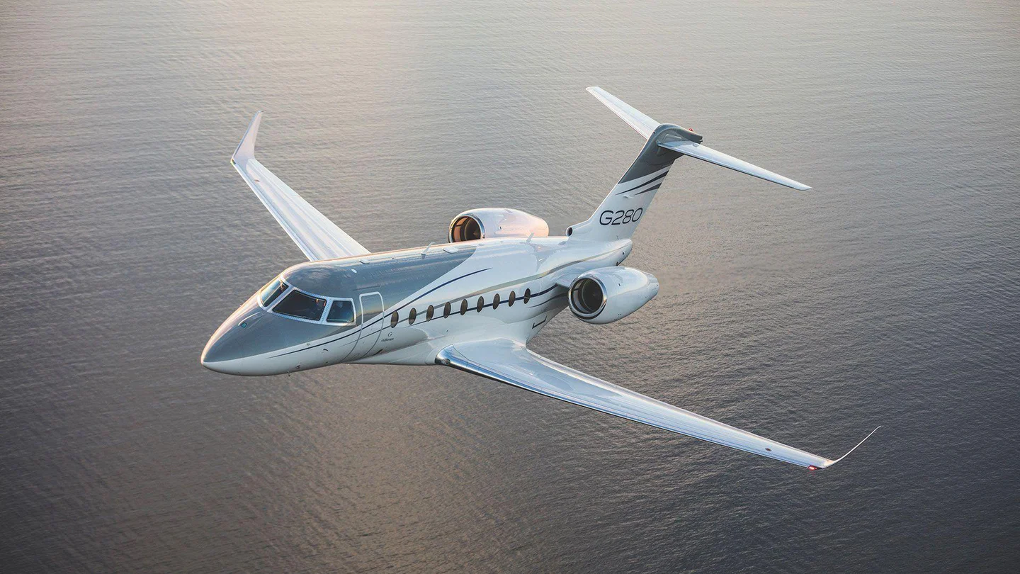 Private Jet & Charter: Renisetté F1 concierge service